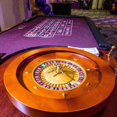 Casino games as team building activities