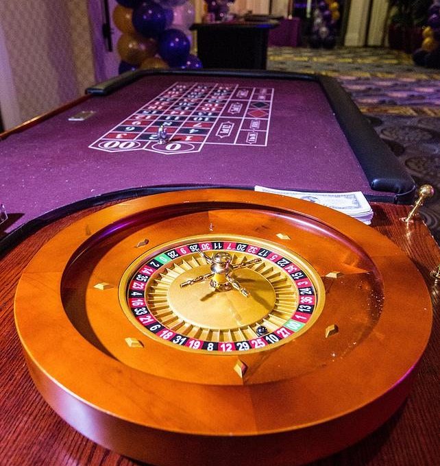 Casino games as team building activities