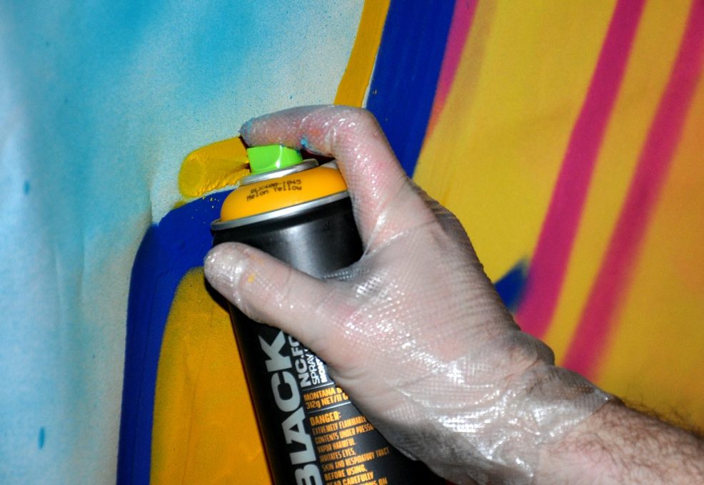 colorful team building - team graffiti