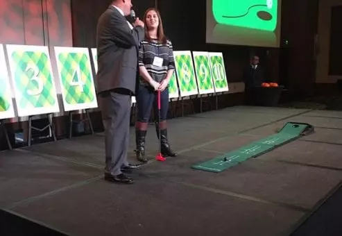 women playing price is right game show